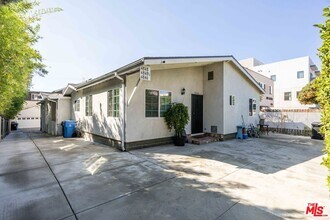 4848 Oakwood Ave in Los Angeles, CA - Building Photo - Building Photo