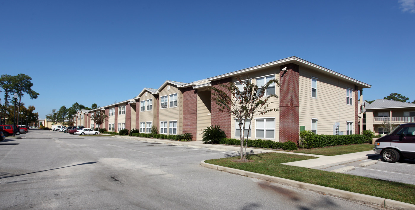 Dolphin Villas in Gulf Shores, AL - Building Photo