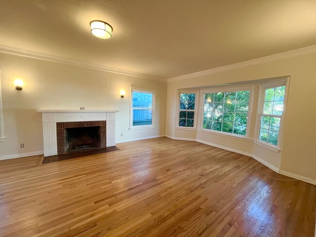 1438 Midvale Ave in Los Angeles, CA - Building Photo - Building Photo