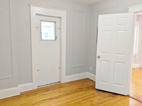 41 Ivaloo St, Unit 1 in Somerville, MA - Building Photo - Building Photo
