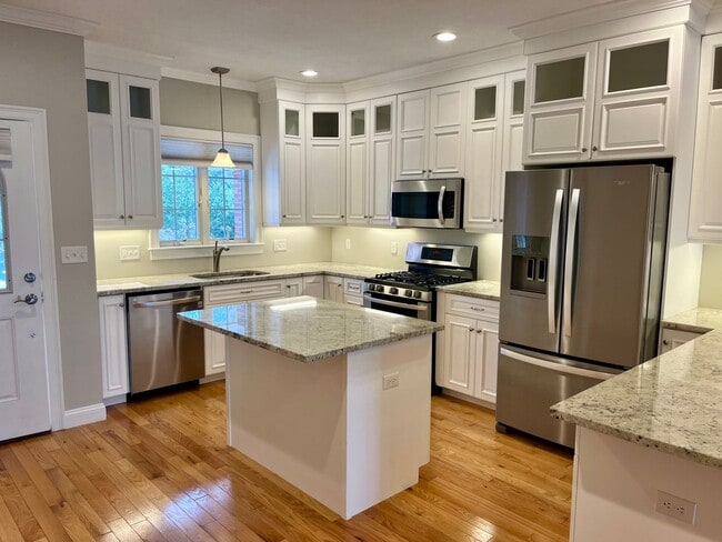 41 Dexter Rd in Foxboro, MA - Building Photo - Building Photo