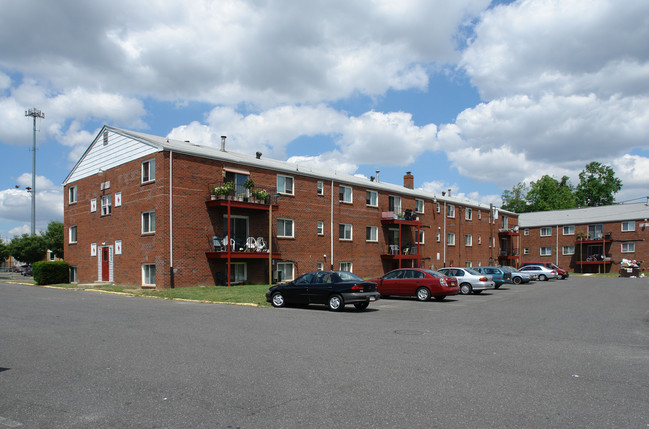 Spruce Manor Apartments in Bellmawr, NJ - Building Photo - Building Photo