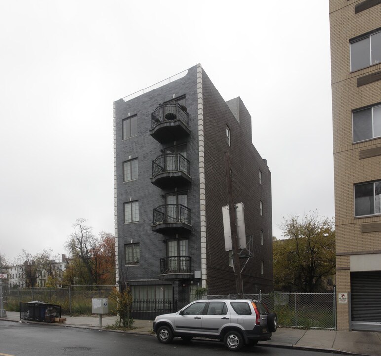 774 Myrtle Ave in Brooklyn, NY - Building Photo