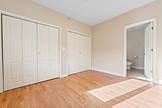 6706 N Oliphant Ave in Chicago, IL - Building Photo - Building Photo