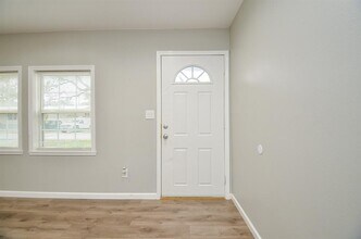 2706 Sledge St in Waller, TX - Building Photo - Building Photo