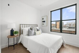 472 W Broadway in Boston, MA - Building Photo - Building Photo