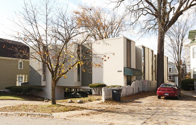 808 Oakland Ave