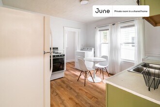 Room in Shared 4 bed/1 bath home, Unit C in Boston, MA - Foto de edificio - Building Photo