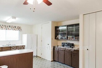 9836-9881 AvenueKey 32 in Grande Prairie, AB - Building Photo - Building Photo