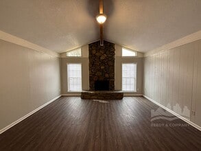 5700 Ridgetop Dr in Horn Lake, MS - Building Photo - Building Photo