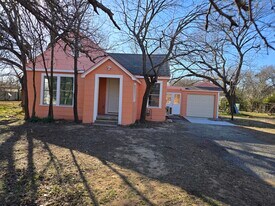 906 King Ave in Irving, TX - Building Photo