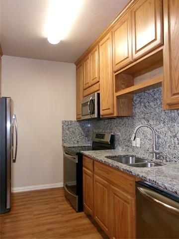 925 SE 10th St in Grand Prairie, TX - Building Photo - Building Photo