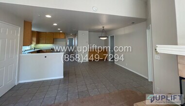 819 Mimosa Creek Ln in Ramona, CA - Building Photo - Building Photo