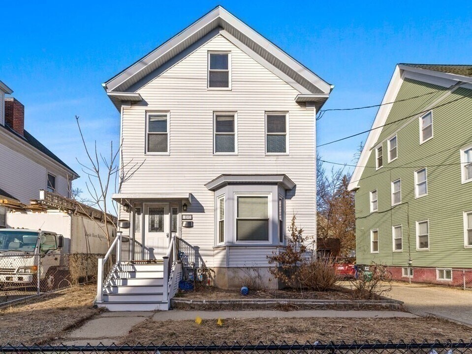 131 Summer St, Unit #2 in Somerville, MA - Building Photo