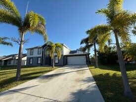 1925 SW Libra Ln in Port St. Lucie, FL - Building Photo