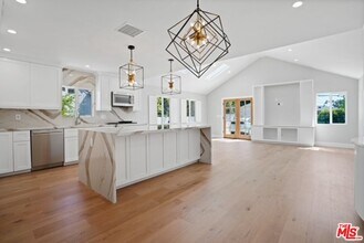 4456 Calhoun Ave in Los Angeles, CA - Building Photo - Building Photo