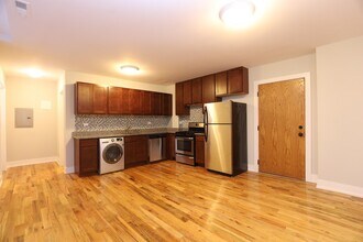 622 W Arlington Pl, Unit J09P in Chicago, IL - Foto de edificio - Building Photo