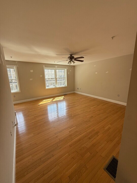 5 Sheffield Dr in Dover, NH - Building Photo