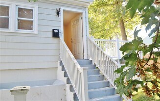 23 Smith Ave in Newport, RI - Building Photo