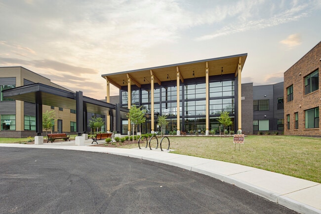 The Lodge at Autumn Willow in Fairfax, VA - Building Photo - Building Photo