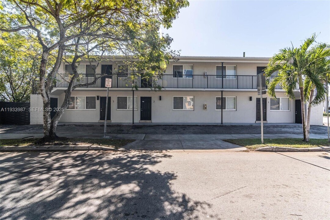 2190 SW 14th Terrace in Miami, FL - Building Photo