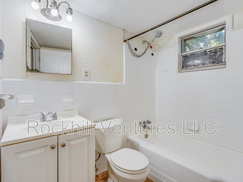 6 Ronnie Ave in Savannah, GA - Building Photo