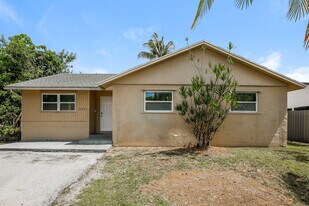 13203 SW 276th Terrace in Homestead, FL - Building Photo