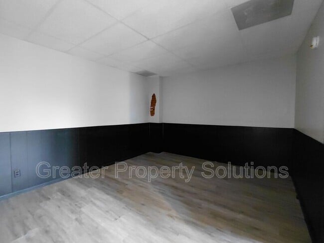 1 E Commercial Ave in Lowell, IN - Building Photo - Building Photo