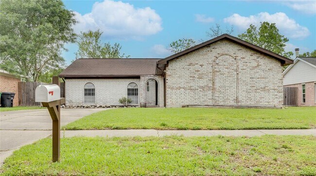 863 Ramada Dr in Houston, TX - Building Photo - Building Photo