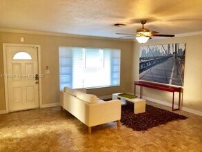 216 SE 5th St in Dania Beach, FL - Building Photo - Building Photo