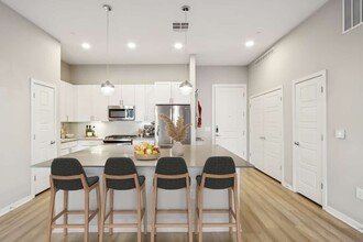 The Aston North Scottsdale in Scottsdale, AZ - Foto de edificio - Building Photo
