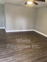 711 W Governor St in Springfield, IL - Building Photo