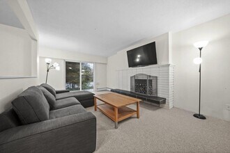 2271-2128 128th St in Surrey, BC - Building Photo - Building Photo