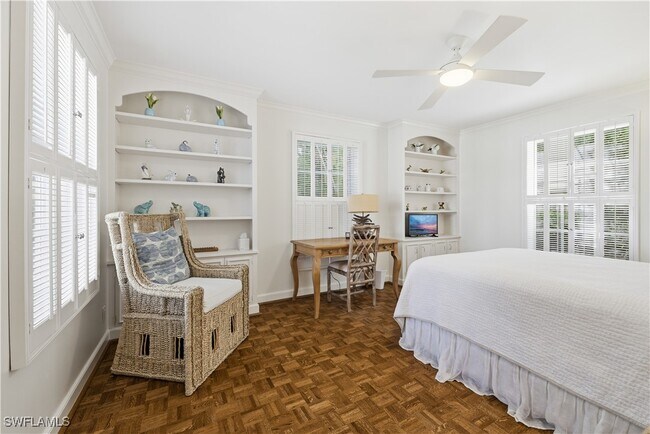 property at 2700 Lantern Ln