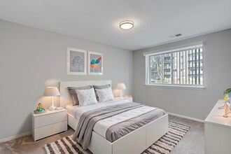 Henry on the Park Apartments in Philadelphia, PA - Foto de edificio - Building Photo