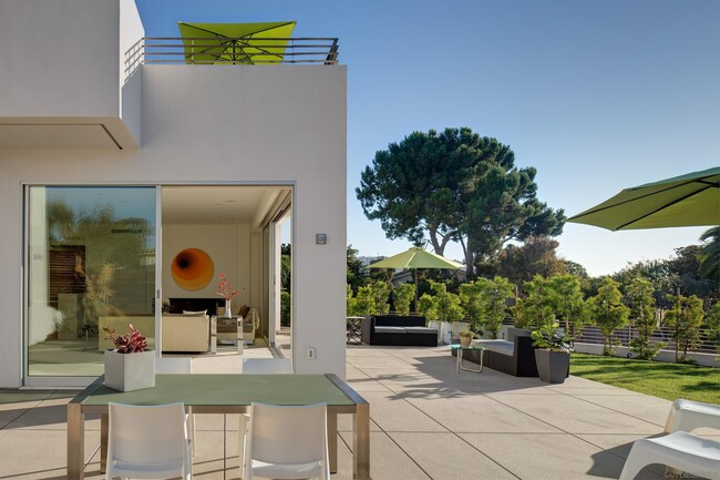 8665 Glenwick Ln in San Diego, CA - Building Photo - Building Photo