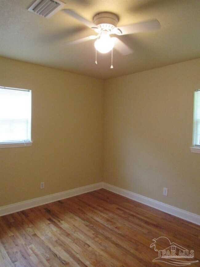 5407 Charbar Dr in Pensacola, FL - Building Photo - Building Photo
