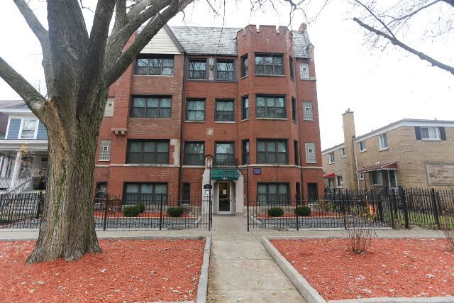 property at 4617 N Paulina St
