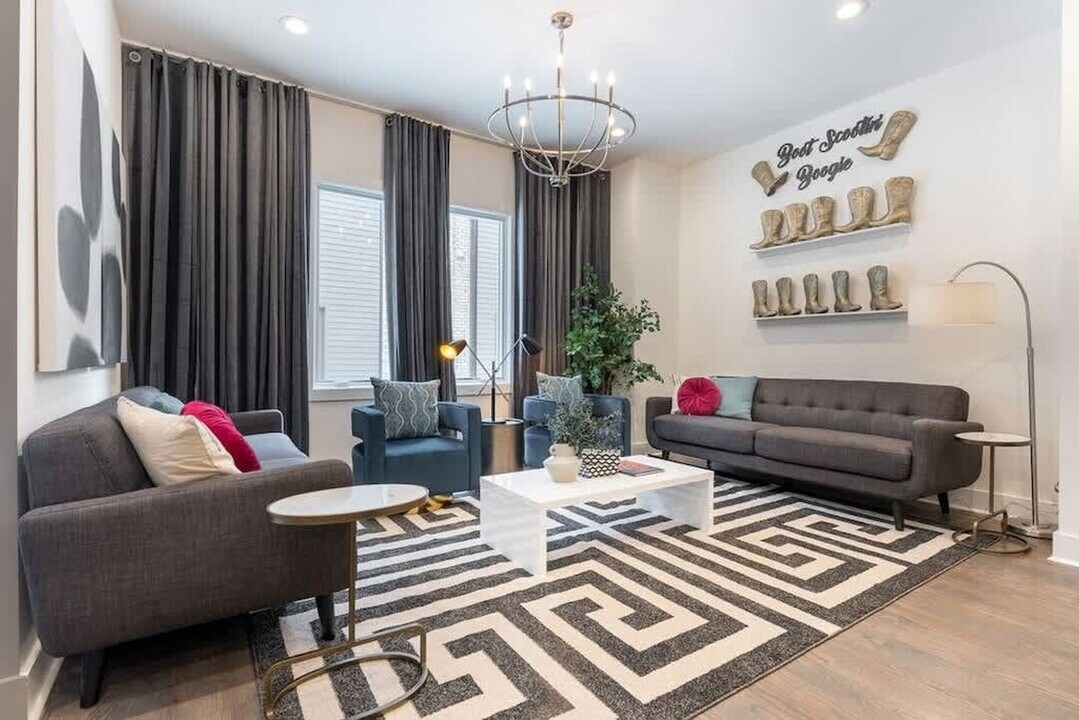 3206 West End Cir-Unit -ID1051700P in Nashville, TN - Building Photo