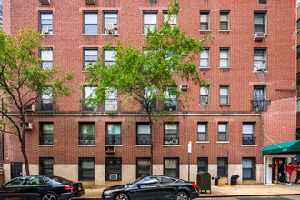 212 East 48th Street in New York, NY - Building Photo - Building Photo