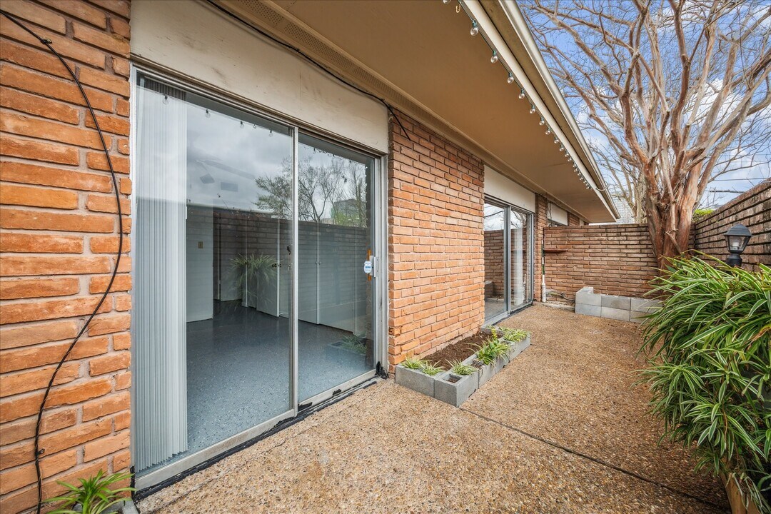 3258 W Main St in Houston, TX - Foto de edificio