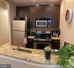 2001 Tulip St in Philadelphia, PA - Building Photo - Building Photo