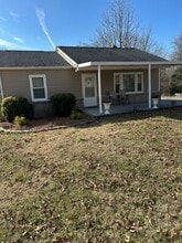 2092 Hilltop View Rd in Clarksville, TN - Building Photo - Building Photo