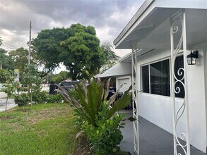 13035 NE 7th Ave in North Miami, FL - Building Photo - Building Photo