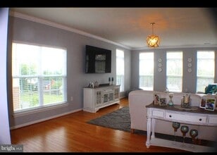 43481 Town Gate Sq in Chantilly, VA - Building Photo - Building Photo