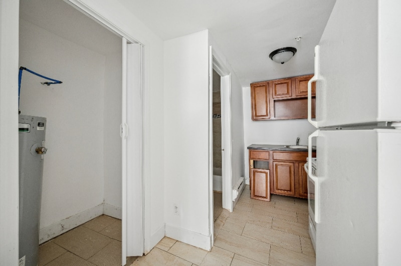 1115 E Chelten Ave in Philadelphia, PA - Building Photo