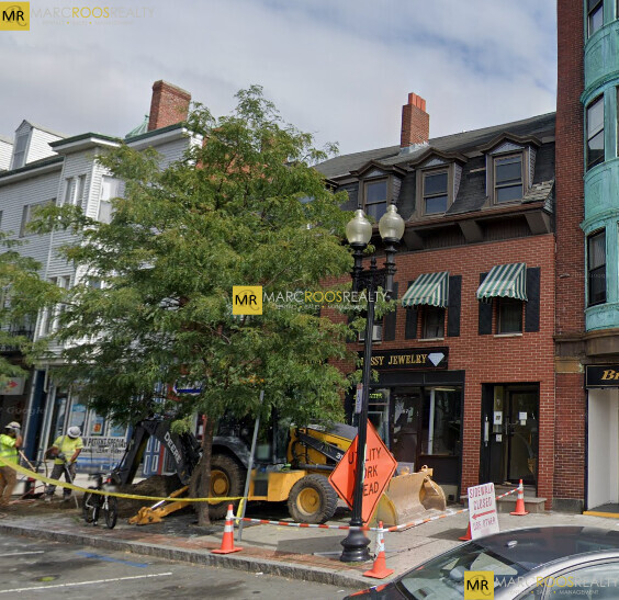 33 Maverick Sq in Boston, MA - Foto de edificio