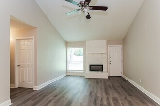 4515 Quailgate Dr in Spring, TX - Building Photo - Building Photo