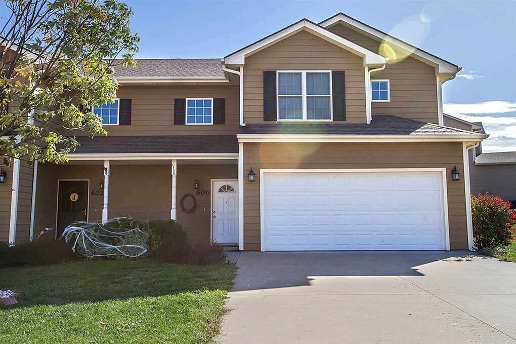 600 Highland Ridge Dr in Manhattan, KS - Building Photo