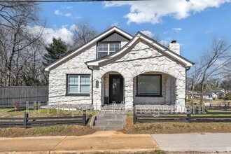 1000 Anderson Rd in Greenville, SC - Building Photo - Building Photo